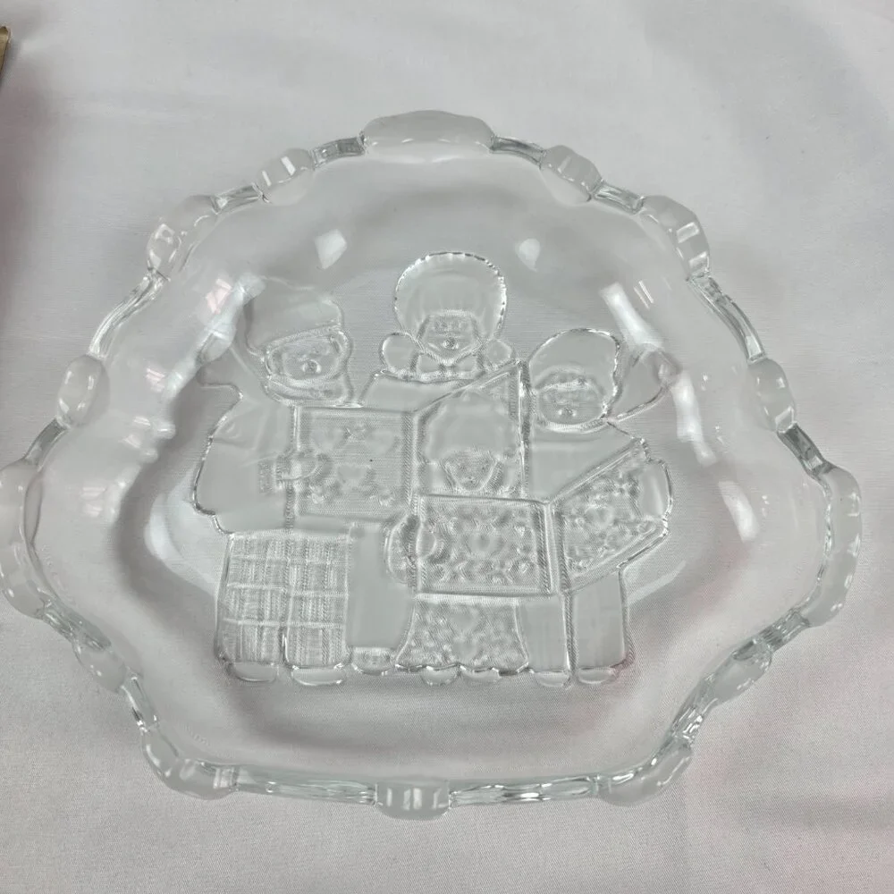 Mikasa Celebrations Carolers Collection Candy Sweets Dish 8 1/2 Inches